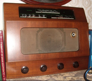 Murphy model 186,  3 band valve radio from the '1950s'